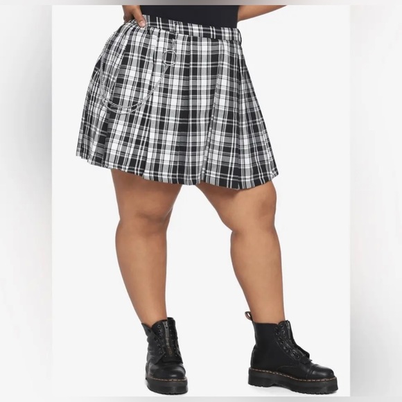 Hot Topic Black/White Plaid Schoolgirl Skirt size XL - Picture 3 of 15